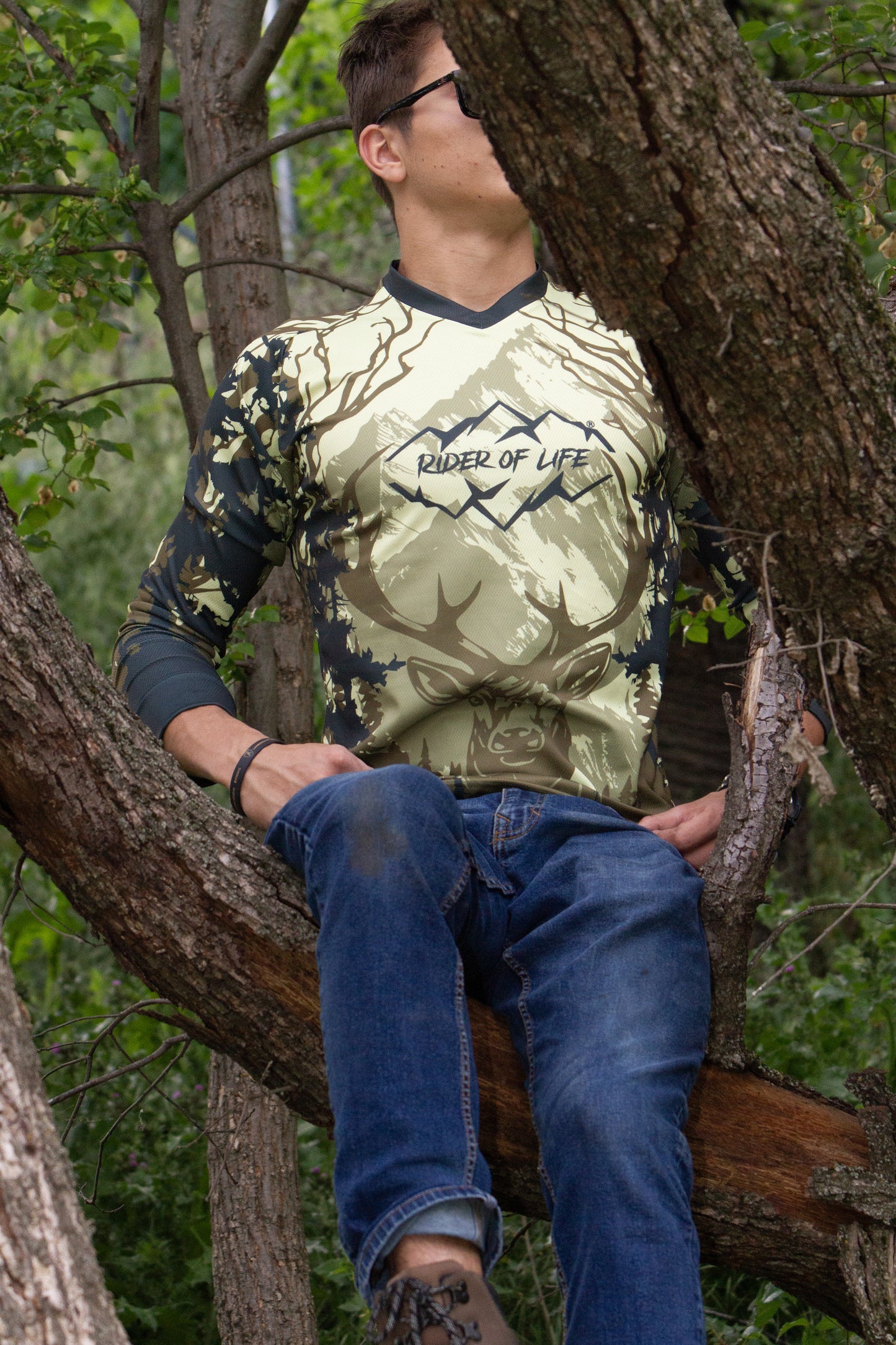 All-Riding Cerf en Forêt in the Forest T-shirt – 100% Made in the Alps